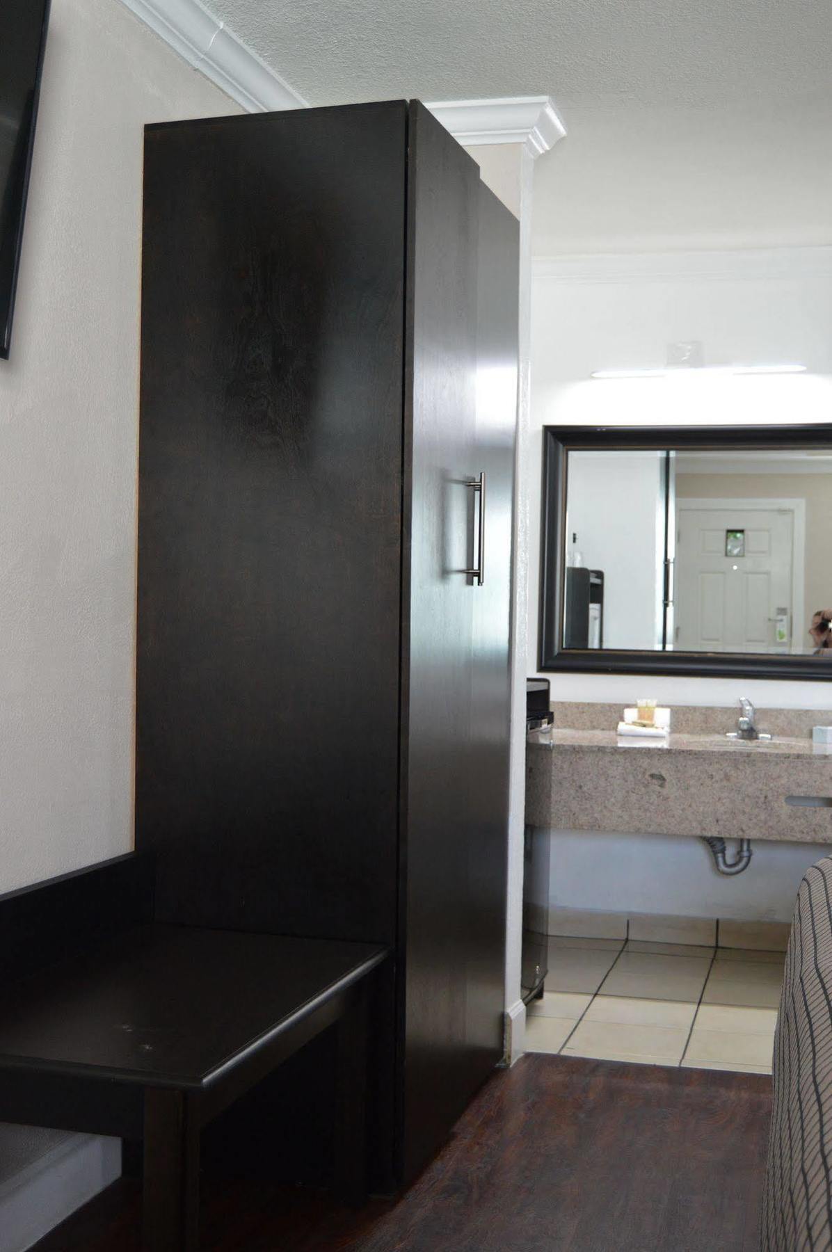 Destin Inn & Suites Екстер'єр фото